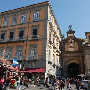Appartamento Piazza Dante 22, Napoli